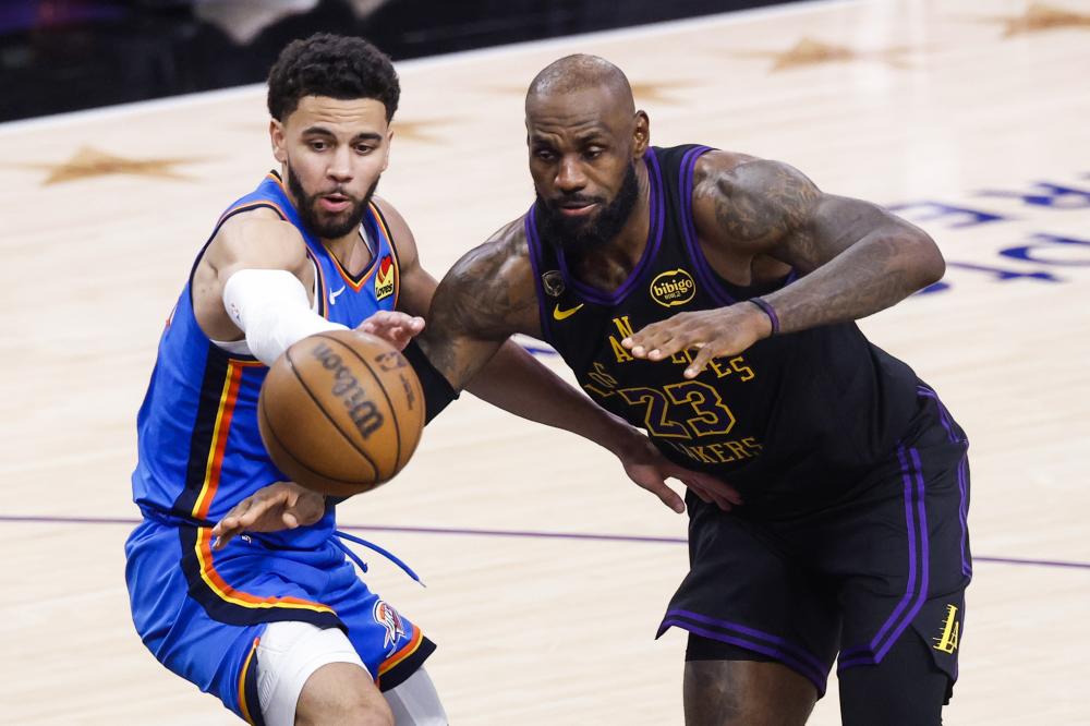 字母哥首次发声雄鹿出局里弗斯失望抱怨球队始终未能保持健康